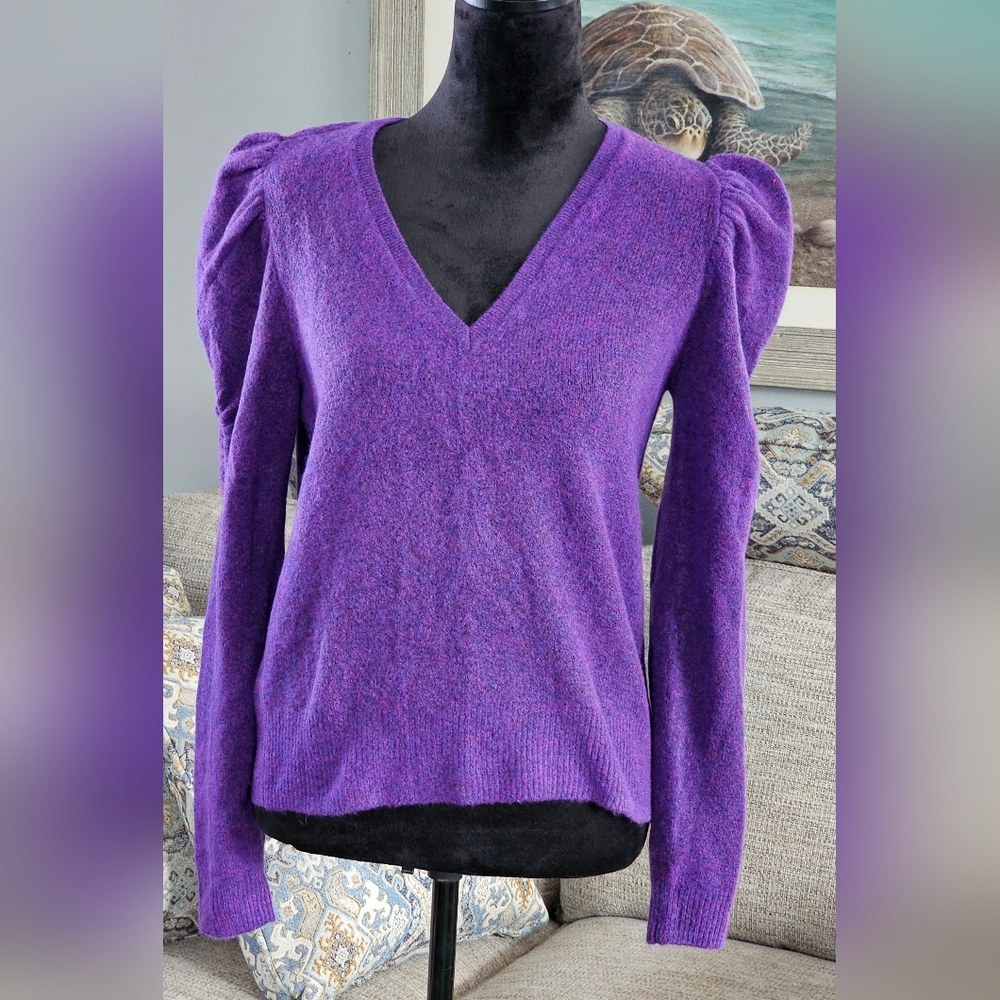 WHBM Puff Sleeve V-Neck Pull Over Size Medium